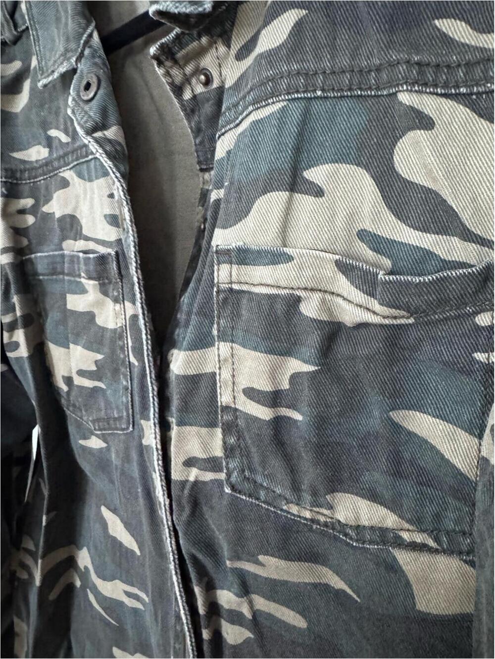 Forever 21 Green and Cream Camo Utility Jacket - Picture 4 of 9